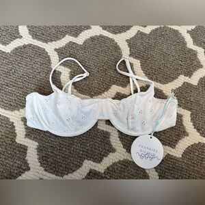 Frankie’s Bikinis Bond Eyelet Top size M